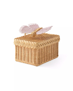 Un lindo cofrecito decorado con un adorno hecho a mano para guardar juguetes, libros, ropa y otros objetos infantiles. - Product Image 3