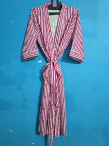 Bata Kimono de Algodón con Estampado de Corazones y Rayas Rosas, Bata de Baño Kimono de Algodón Indio, Vestido Largo de Verano para Mujer - Product Image 1