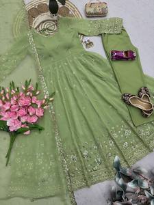 Robe Anarkali en rayonne verte, longueur ras du sol, tenue traditionnelle indienne et pakistanaise pour mariage, coupe ample, manches longues, extensible - Product Image 3