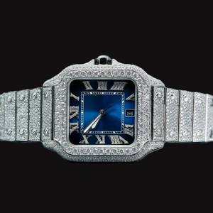 Nouvelle montre élégante en argent personnalisée, style hip-hop exclusif, cadran bleu, chiffres romains, quartz, entièrement sertie de diamants Moissanite. - Product Image 1