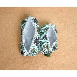 Elegant Handcrafted 3pc Quilted Vanity Pouch Set Organic Cotton Floral printed Water-Resistant Lining Multipurpose Storage Bags - Product Image 6