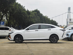 Auto Usado de Alto Rendimiento, Dongfeng AEOLUS YiXuan 1.5T, 4 Puertas, 5 Plazas, Sedán, Tracción Delantera, Gasolina, en Venta - Product Image 3