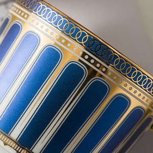 Ensemble tasse et soucoupe à café en porcelaine fine moderne 250 ml, thème Roman Holiday, pour le thé anglais, blanc émaillé, cuillère dorée - Product Image 5