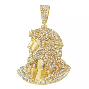 Pendentif Visage de Jésus-Christ en Or Jaune avec Moissanite Ronde Taille Brillant et Micro-Incrustation, Breloque Religieuse Chrétienne Unisexe - Product Image 1
