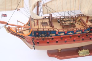Maqueta de Barco Histórico del Reino Unido HMS BELLONA Pintada - Modelo de Madera Artesanal de Alta Calidad para Decoración del Hogar - Product Image 4