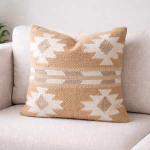 Housse de coussin vintage Kilim avec motif médaillon sud-ouest pour une décoration bohème, éclectique et de style global - Product Image 3