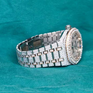 นาฬิกาข้อมือผู้ชายสแตนเลสสตีล หน้าปัดกระจก ระบบควอตซ์ แฟชั่นหรูหราสั่งทำพิเศษ ขายดี ประดับเพชร VVS มอยส์ซาไนต์ - Product Image 1