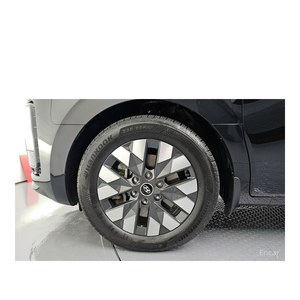 Hyundai Staria L3.5 Lounge 2024 de 9 Plazas, 145,686 km, Caja de Cambios Automática, Asientos de Cuero, Volante a la Izquierda con Cámara Trasera - Product Image 5