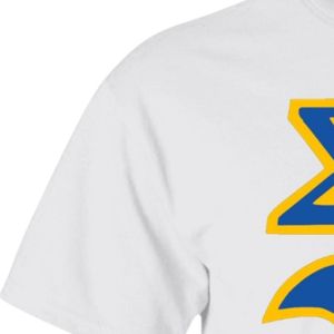 Camiseta Blanca con Serigrafía Sigma Gamma Rho en Azul Real y Dorado, Cuello Redondo, Manga Corta, Diseño con Letras Griegas, Estilo Casual para Hermandades - Product Image 4