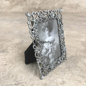 Elegante Marco de Fotos Metálico de Lujo para Mesa, Exhibición de Imágenes Decorativa de Tradebyd - Product Image 4