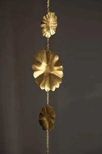 Attrape-soleil en métal et cristal en forme de fleur pour capturer la lumière du soleil, décoration de maison et de jardin, objet suspendu pour fenêtre, cadeau en provenance d'Inde - Product Image 5