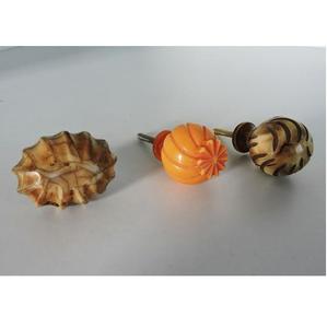 Nouveau Bouton de Meuble Artisanal Sculpté en Coquillage Poli Brillant et Nacre Vierge, Écologique et Traditionnel, pour Armoires et Tiroirs de Cuisine - Product Image 2