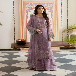 Robes de soirée pour femmes Boutique Costumes Robes en mousseline de soie de luxe élégantes et belles Costumes 3 pièces par Ramsha Volume Dastak - Product Image 6