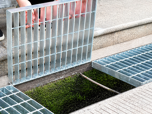 Grille de protection robuste en acier pour fosse de vidange |   Usine de fabrication de grilles de drainage sur mesure - Product Image 4