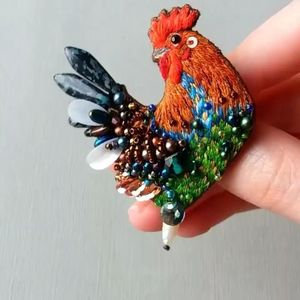 Broche Artesanal Premium de MD HANDICRAFTS, Bordado con Cuentas, Joyería Decorativa para Unisex, Ideal para Bodas, Chaquetas, Suéteres y Bufandas - Product Image 4