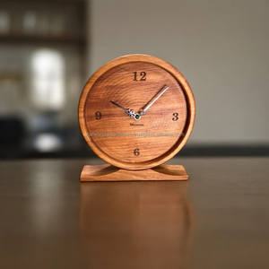 Reloj de mesa de madera de acacia de alta calidad, reloj de pared decorativo para el hogar para sala de estar, dormitorio, oficina, artesanías hechas a mano de La India - Product Image 1