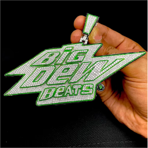 Collar con colgante de logotipo verde personalizado con incrustaciones de moissanita para hombre, joyería de moda de lujo estilo hip hop. - Product Image 4