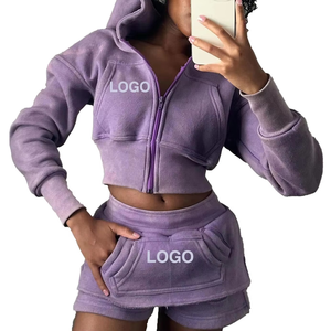 Ensemble sweat à capuche court et short en polaire pour femme, survêtement sportif à manches longues, couleur unie avec poches, coupe classique, toutes saisons - Product Image 6