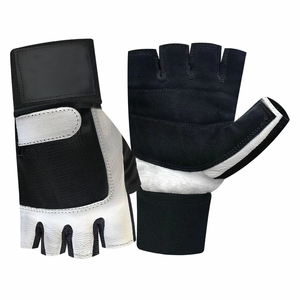 Gants de fitness demi-doigts légers et respirants en vinyle pour la musculation et les exercices intensifs - Product Image 4