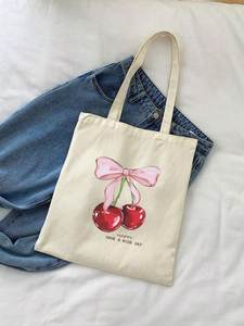 Sac fourre-tout en toile de coton imprimé cerises avec fermeture éclair, design tendance pour femme, prêt pour la plage, lavable, style toutes saisons - Product Image 3