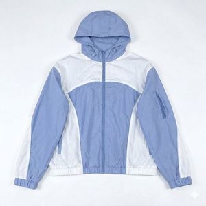 Conjunto Deportivo de Nylon de Alta Calidad con Logotipo Personalizado OEM para Hombre, Chaqueta Cortavientos y Pantalones Cortos Reflectantes, Ropa Deportiva Urbana - Product Image 2