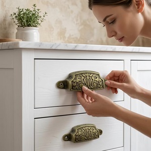 Poignée de meuble rectangulaire traditionnelle en laiton pour commode, tirette décorative au design durable - Product Image 4