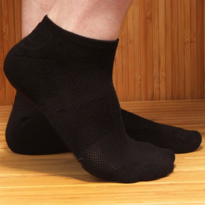 Calcetines deportivos de rayón de fibra de bambú para hombre, paquete de 4, superiores en absorción de humedad, transpirables, suaves, ligeros y resistentes al olor. - Product Image 5