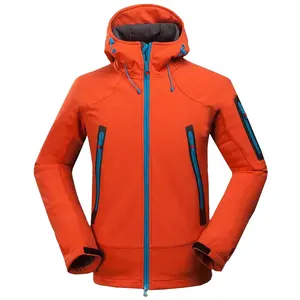 All'ingrosso abbigliamento personalizzato prezzo competitivo giacca Softshell da uomo In rosso nuovo arrivo 2024 giacche da esterno Soft Shell per gli uomini