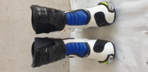 Bottes de moto imprimées KI-Winter de haute qualité, nouveau style Keven Impex, blanches et noires, en PU imperméable, respirantes et coupe-vent - Product Image 3