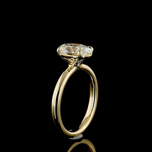 Bague de fiançailles classique en or jaune 18 carats avec diamant ovale certifié IGI de 2 carats, solitaire à 4 griffes, vente en gros - Product Image 4