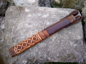 Cuchillo de Chef Vikingo Ambidiestro Hecho a Mano con Funda de Cuero y Madera, Forjado en Acero al Carbono, Seax Nórdico Moderno para Bushcraft - Product Image 3