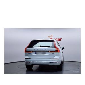 Volvo XC60 B6 Ultimate 2023 con Caja de Cambios Automática, Asientos de Cuero, Cámara Trasera, Volante a la Izquierda - 61,620 km - Product Image 4