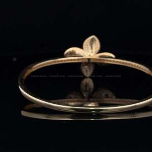 Bracelet jonc floral en argent 925 plaqué or avec diamant moissanite rond de 1,08 carat, bijou de mariée, cadeau d'anniversaire - Product Image 3