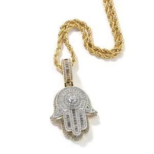 Colgante Hamsa de Lujo de Plata de Ley con Diamantes Baguette VVS y Corte Esmeralda para Hombres, Fiestas, Estilo Hip Hop Iced Out - Product Image 2