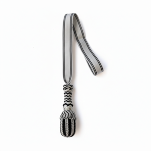 Nœuds d'épée personnalisés faits à la main avec logo, en ruban tressé confortable et franges en bouillon pour uniformes de défense personnelle - Product Image 1