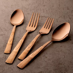 Cubiertos de lujo de estilo alemán con acabado brillante, diseñados para una sofisticación gastronómica refinada y una elegancia pulida para banquetes. - Product Image 1