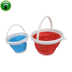 Ensemble de seau d'eau de toilettage cheval en plastique rouge personnalisé - Product Image 4