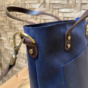 Bolso de Cuero Azul de Lujo para Mujer, Hecho a Mano, Tipo Bandolera, Gran Capacidad, para Viaje, Color Personalizable - Product Image 2
