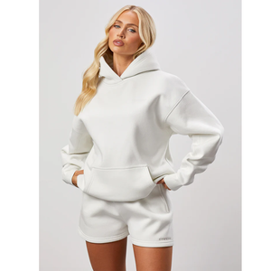 Sweat à capuche en molleton doux ivoire OEM pour femme, col croisé minimaliste, épaules tombantes, vente en gros, fabriqué par Twin City Pakistan - Product Image 3