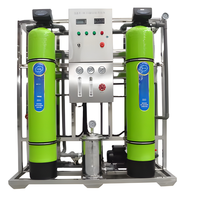 Système de purification d'eau RO industriel FRP 2000L/H, contrôlé par PLC, avec pompe haute pression, moteur, osmose inverse à 99% de dessalement, garantie 1 an