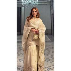 Conjunto de Dupatta y parte superior de lujo para mujer con codificación de bordado Dori-Sequence Work - Product Image 2