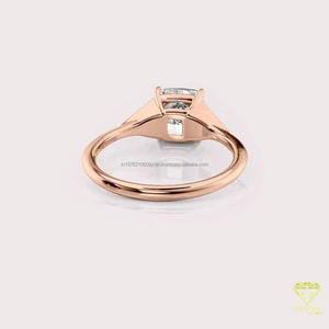 Anillo de Compromiso de Moissanita con Corte Cojín y Detalles Laterales Triangulares, Anillo Solitario de Oro Rosa para Novia, Elegante Anillo de Promesa de Boda - Product Image 2