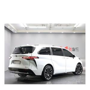 Toyota Sienna 2.5 Híbrida 2WD 2023 con Asientos de Cuero, Cámara Trasera, 33,945 km, Volante a la Izquierda - Product Image 4