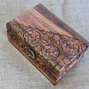 Boîte de rangement à bijoux rectangulaire en bois écologique pour femmes, sculptée à la main, design moderne, organiseur de bijoux pour coiffeuse et chambre à coucher - Product Image 1