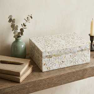 Caja de joyería de madera hecha a mano con incrustaciones de nácar, exquisito diseño floral en relieve, juego de regalo de lujo para bodas - Product Image 5