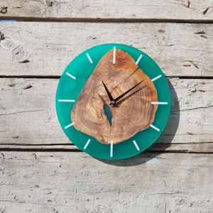 Horloge murale suspendue en bois naturel et résine époxy de luxe pour la maison, le restaurant, l'hôtel - Cadeau de mariage, horloge de qualité supérieure - Product Image 5