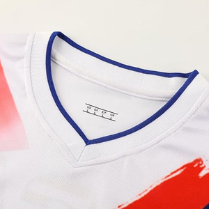Conjunto de Camiseta y Pantalones Cortos Personalizados del Equipo de EE. UU., Uniforme de Fútbol con Cuello en V, Bandera de EE. UU., Nombre, Número y Logotipo, 100% Poliéster Transpirable, Corte Regular, Secado Rápido - Product Image 2