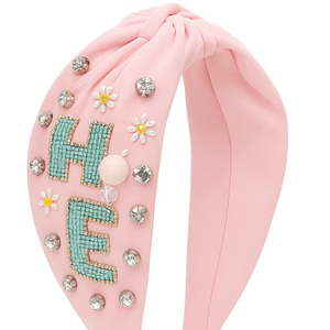 Bandeau brodé de lettres de l'alphabet avec accents floraux, perles et nœud en strass rose personnalisé pour femmes et filles - Product Image 1