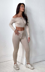 Ensemble 2 pièces côtelé très demandé : Crop Top épaules dénudées et Legging, tenue de détente assortie en maille à manches longues - Product Image 3