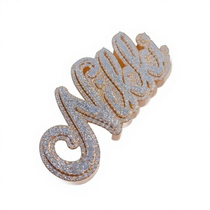 Colgante personalizado de hip hop en plata de ley 925 con diamantes de moissanita VVS que pasan la prueba, colgante con nombre en letras para hombre. - Product Image 2